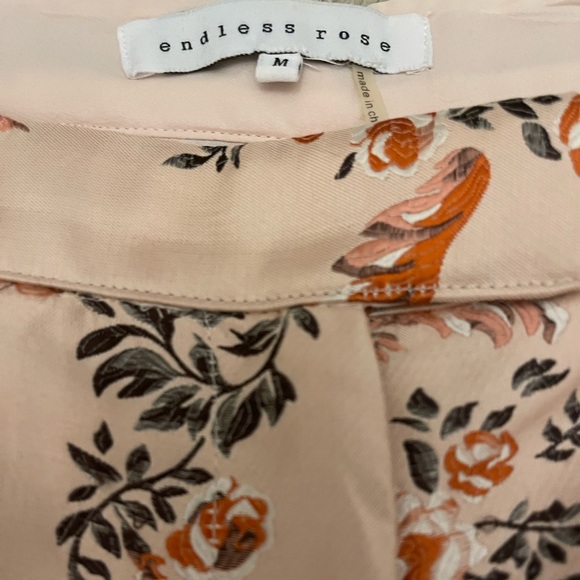 Endless Rose Floral Brocade Shorts 💕 - Picture 4 of 8